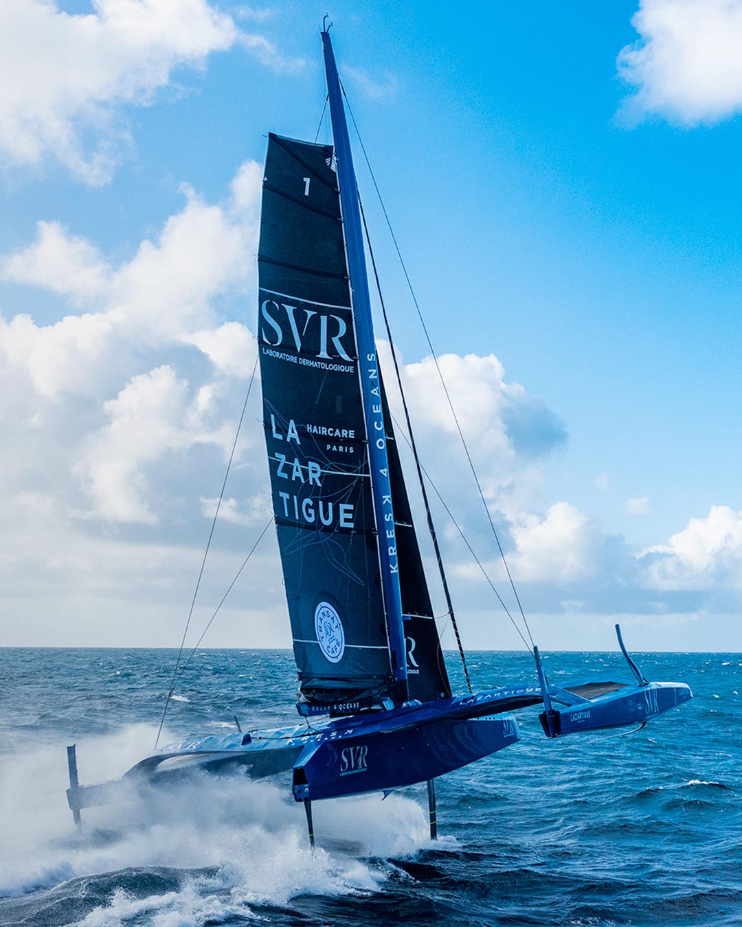 Trimaran SVR-Lazartigue en mer Photo du trimaran SVR-Lazartigue en mer